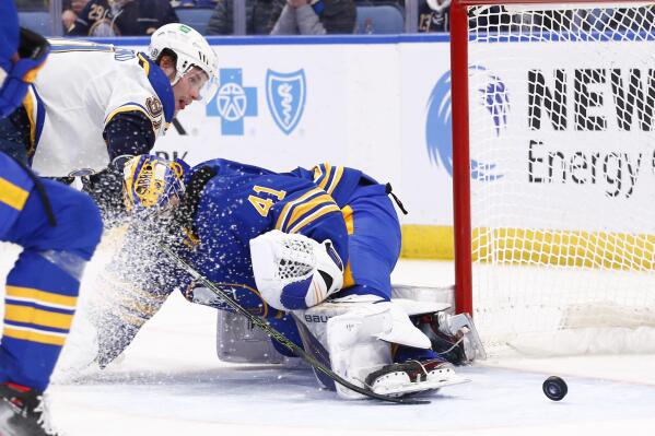 Tarasenko's 5-point outing fuels Blues' 6-2 win over Sabres | AP News